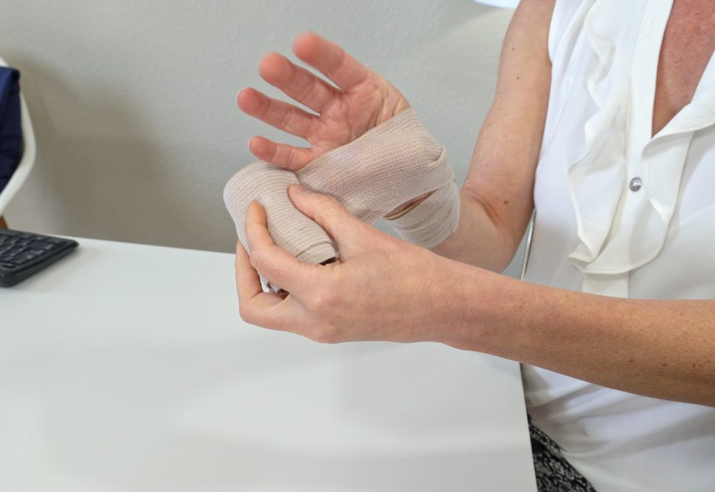 Thumb flexion with Wrap
